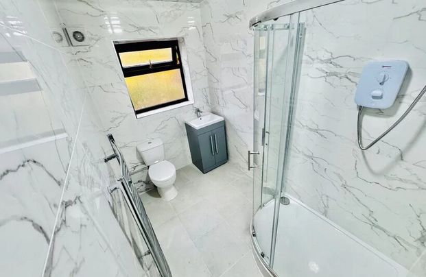 Flat 1, Room 2, 69 Wellington Road, Dudley, DY1 1UH - Photo 1