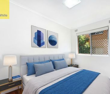 Renovated 2 Bedroom apartment - Photo 2