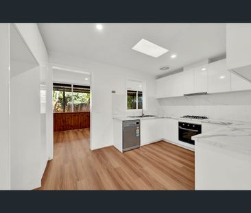 8 Lehmann Crescent, Frankston North, Vic 3200 - Photo 1