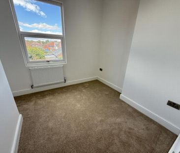 2 bedroom semi-detached house to rent - Photo 2