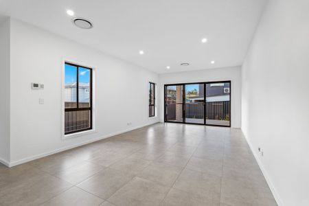 Brand New Stylish 3 Bedroom Home - Photo 3