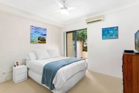 Spacious Ground Floor Apartment with Entertainers Courtyard - Photo 5