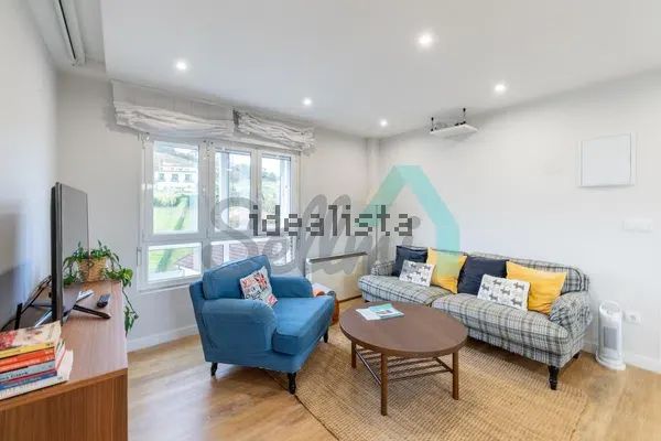 Alquiler de piso en Calle el Carbayo - Photo 1