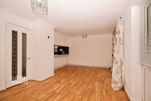 4 bedroom terraced house to rent - Photo 1