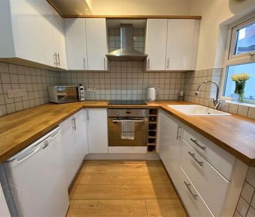 26 Ravenhill Avenue, Belfast, BT6 8LG - Photo 1