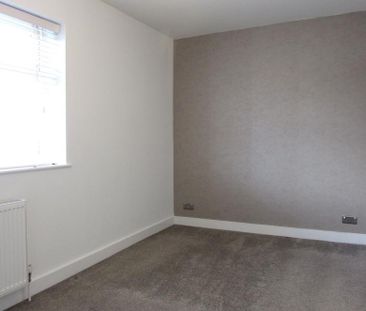 3 bedroom end of terrace house to rent - Photo 6