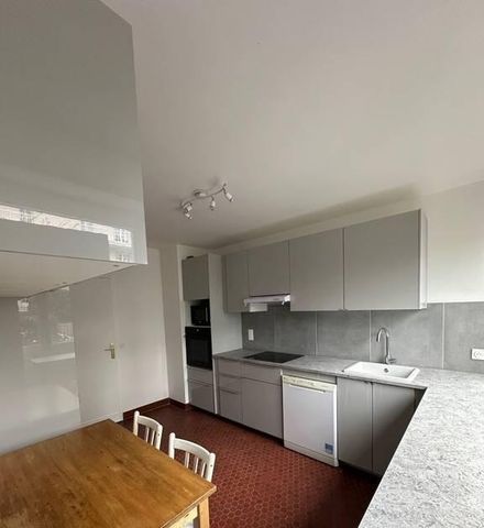 À LOUER – APPARTEMENT MEUBLE -BEAU 4 PIÈCES 2 CHAMBRES AVEC BALCON, CAVE ET GARAGE – MEUDON BELLEVUE – 1 92 - Photo 3