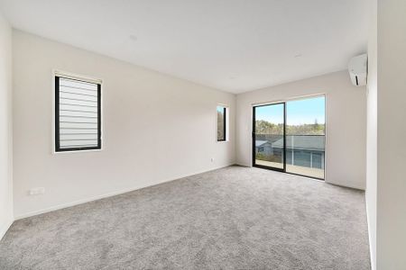 Modern 4BR Family Home in Blockhouse Bay - Photo 4