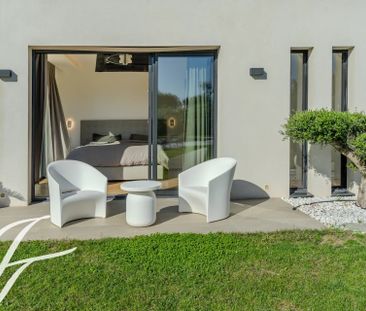 Maison à louer Valbonne, Cote d'Azur, France12 000 EUR / Mois - Photo 2