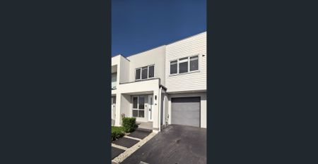 Brand New Double storey Townhouse with Three Bedrooms Two bathrooms available now! - Photo 5