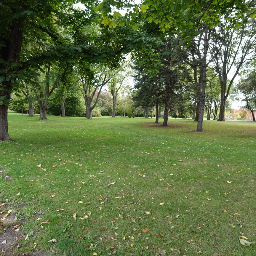 For Lease - 3136 Lake Shore Boulevard Unit# 2, Toronto, Ontario - Photo 1