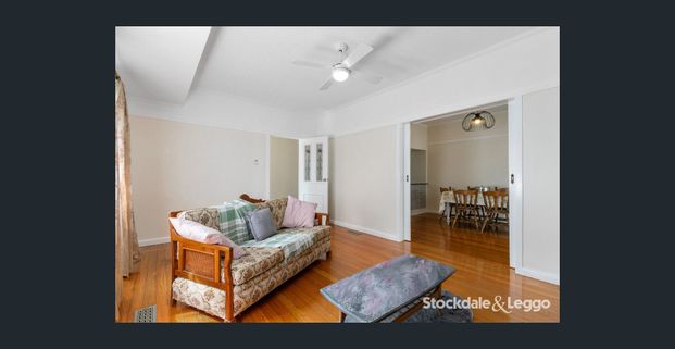 Charming Home! - Photo 1