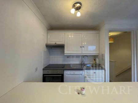 Falcon Way, London - Photo 5