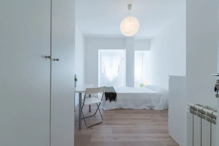 Calle de Talavera, Madrid, Community of Madrid 28016 - Photo 5