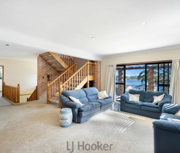 Spacious Family Home with Stunning Lake Views - Photo 2