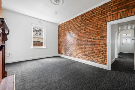 Move-In Ready 2-Bedroom Home in Prime Brunswick West Location - Photo 4