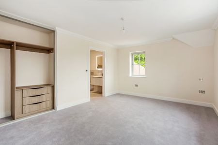 4 bedroom detached house to rent - Photo 4