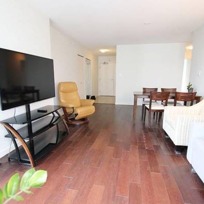 Large and Bright 2Bed/2Bath plus Solarium and Flex unit at Peninsula - Photo 4