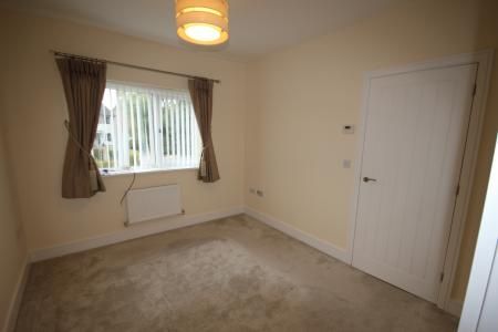 Bath Road, Derbyshire, Castle Gresley, DE11 - Photo 2