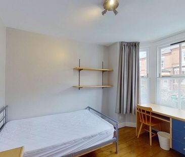 6 bedroom house to rent - Photo 2