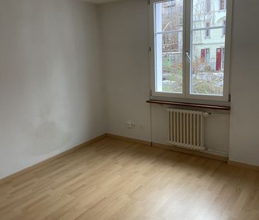 Helle Altbauwohnung an zentraler Lage - Photo 1