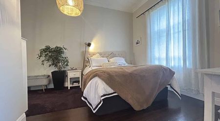 Spacious Westmere Home Opposite the School – Great Living & Entertaining Spaces - Photo 3