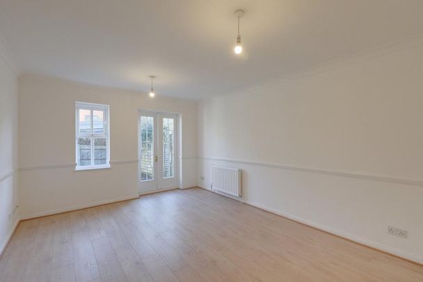 2 bedroom terraced house to rent - Photo 1