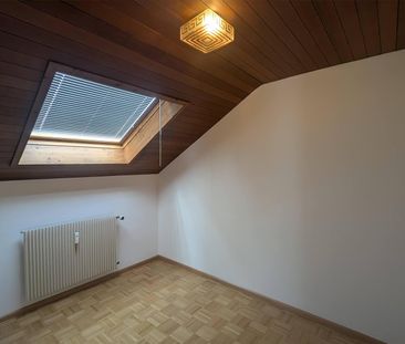 Charmante Dachwohnung mit Cheminée und verglastem Balkon - Foto 6