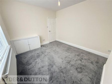2 bedroom end of terrace house to rent - Photo 2