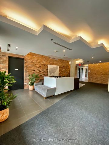 Showcase Lofts - Photo 3