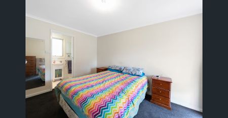 3 BEDROOM FAMILY HOME - Photo 3