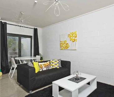 City Centre, 2 Bedrooms + Carpark $750 per week - Photo 3