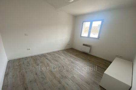 Location Appartement 3 pièces 56m² BRIGNOLES 83170 - Photo 2