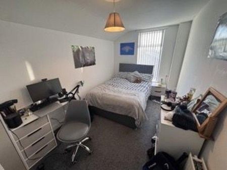 4 bedroom house share to rent - Photo 2