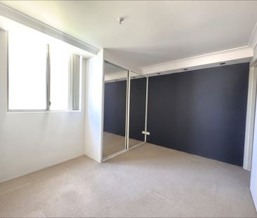 PRIVATE COURTYARD LIVING WITH VIEWS IN THE HEART OF HURSTVILLE - Photo 3