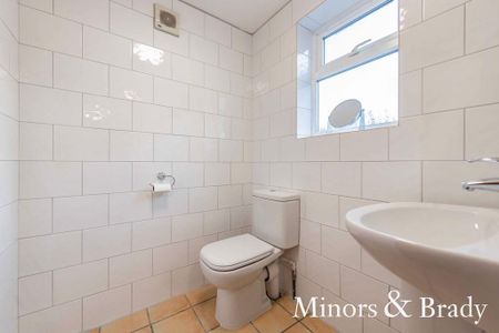 1 bedroom in a house share to rent - Photo 4