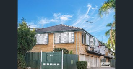 REFURBISHED 2 BEDROOM UNIT - GREAT LOCATION! - Photo 5