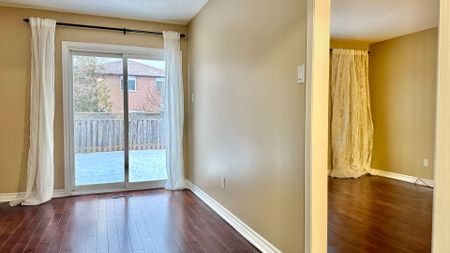 For Lease - 3211 Valcourt Crescent, Mississauga, Ontario - Photo 4