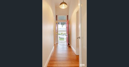 Renovated & Fully Furnished Miner's Cottage - Photo 2