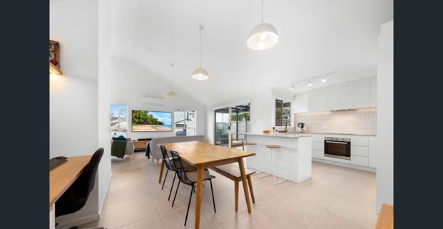 Spacious, Luxury Living Townhouse - Photo 1