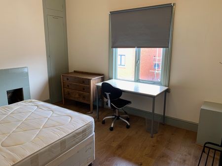 3 Bed Flat, Chatham Street, NG1 - Photo 5