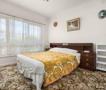 3 Red Hill Rd, Springvale, Vic 3171 - Photo 6