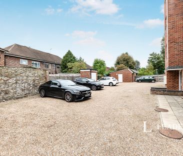 2 bedroom flat to rent Springfield Court - Photo 3
