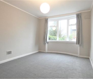 3 bedroom flat to rent - Photo 6