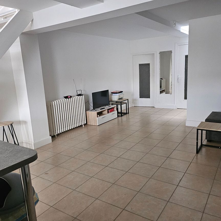 Location Maison 5 pièces 10m² - Photo 1