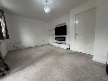 4 bedroom semi-detached house to rent - Photo 3