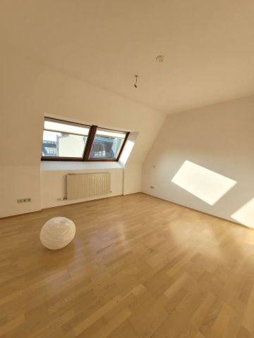 SANIERTE 3 Zimmer Dachgeschosswohnung mit Terrasse - Photo 5