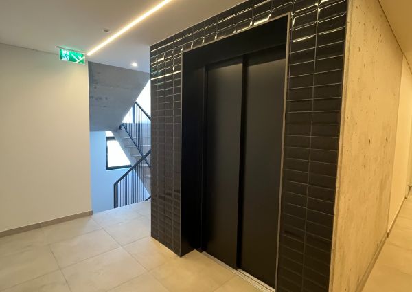 Apartamento T1 no empreendimento DOCA Praia da Barra.