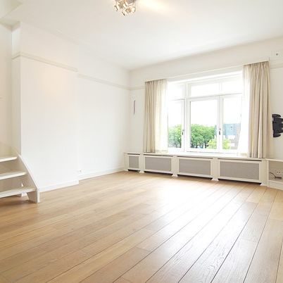 Rented: Gorgeous bright and light apartment, renovated with high quality materials and great attention to detail. - Photo 1