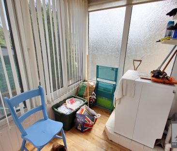 2 bedroom semi-detached bungalow to rent - Photo 3